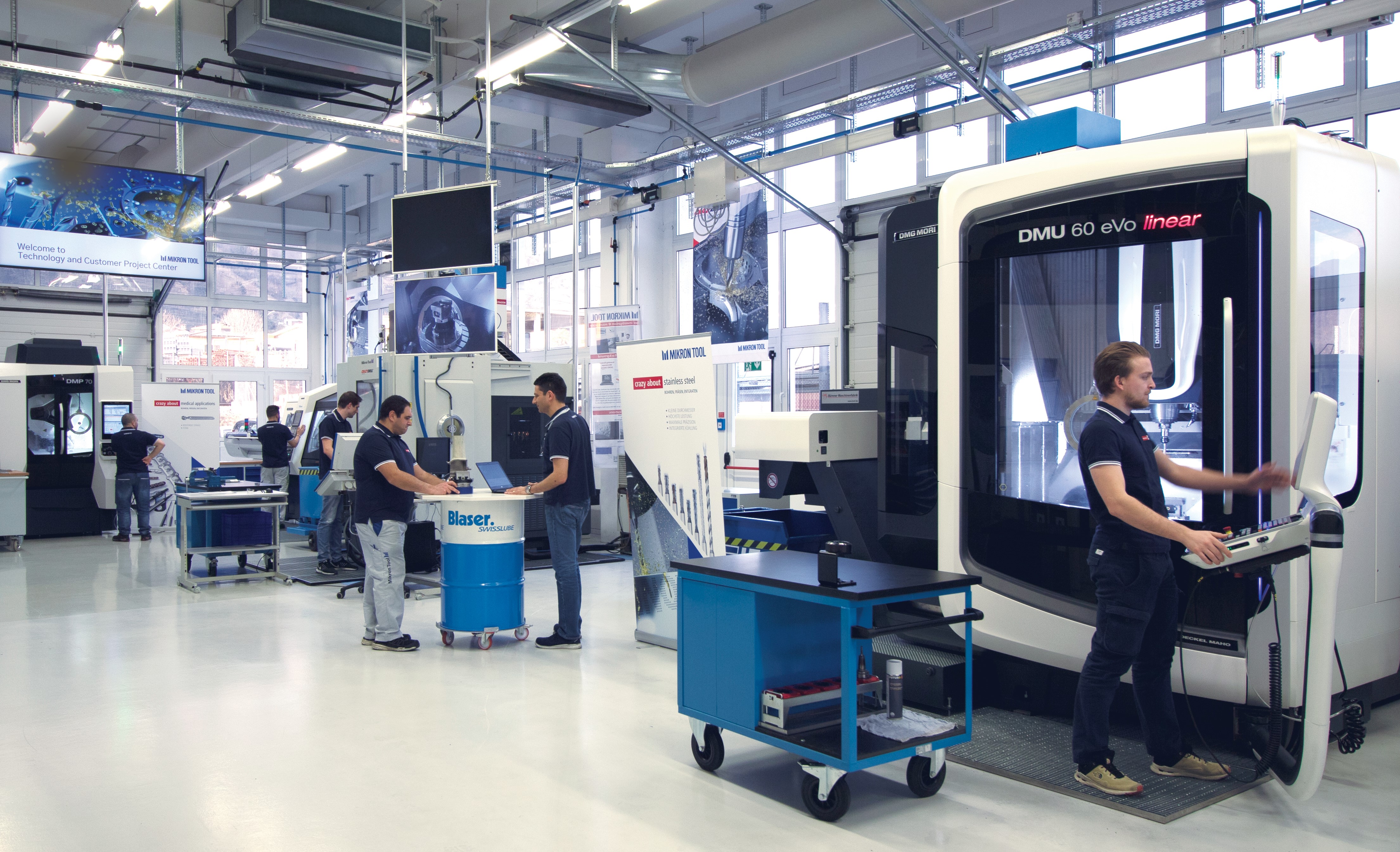 The Mikron Tool Technology Center in Agno is equipped with 5-axis machining centers, vertical high-speed machining centers, 8-axis automatic lathes and a recently arrived compact 6-side turn & mill complete machining station.