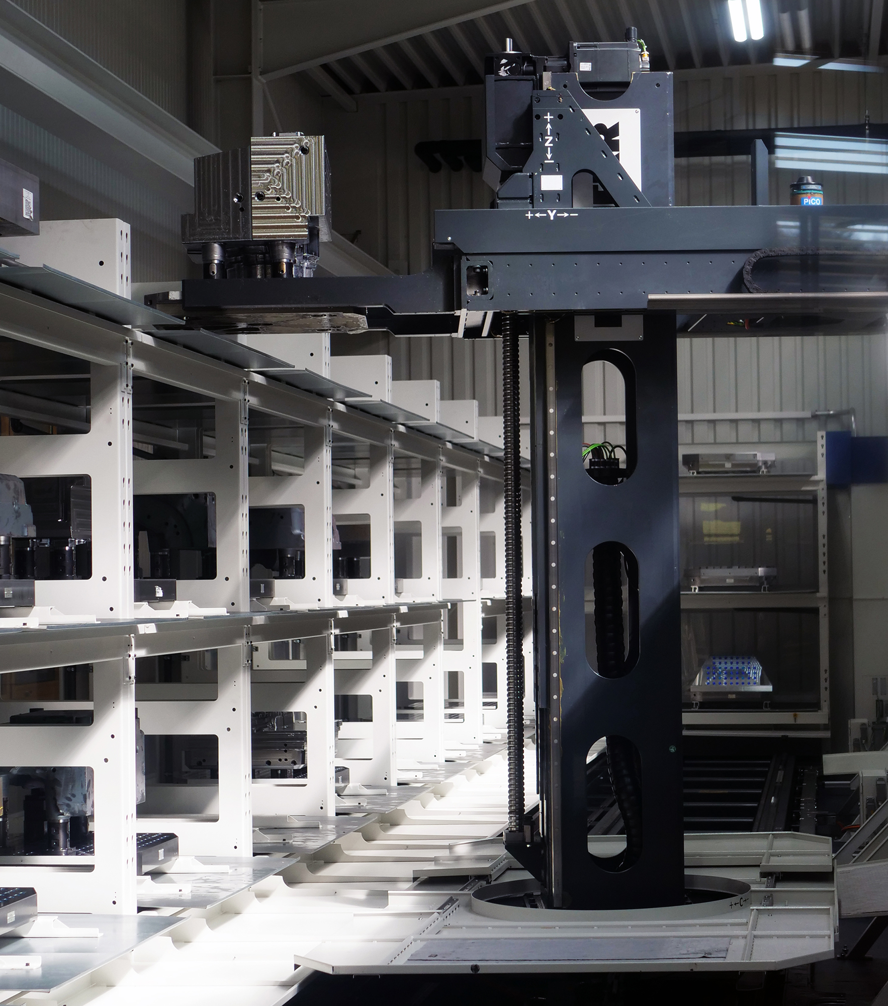 GROB Systems - Our pallet changer system improves the productivity