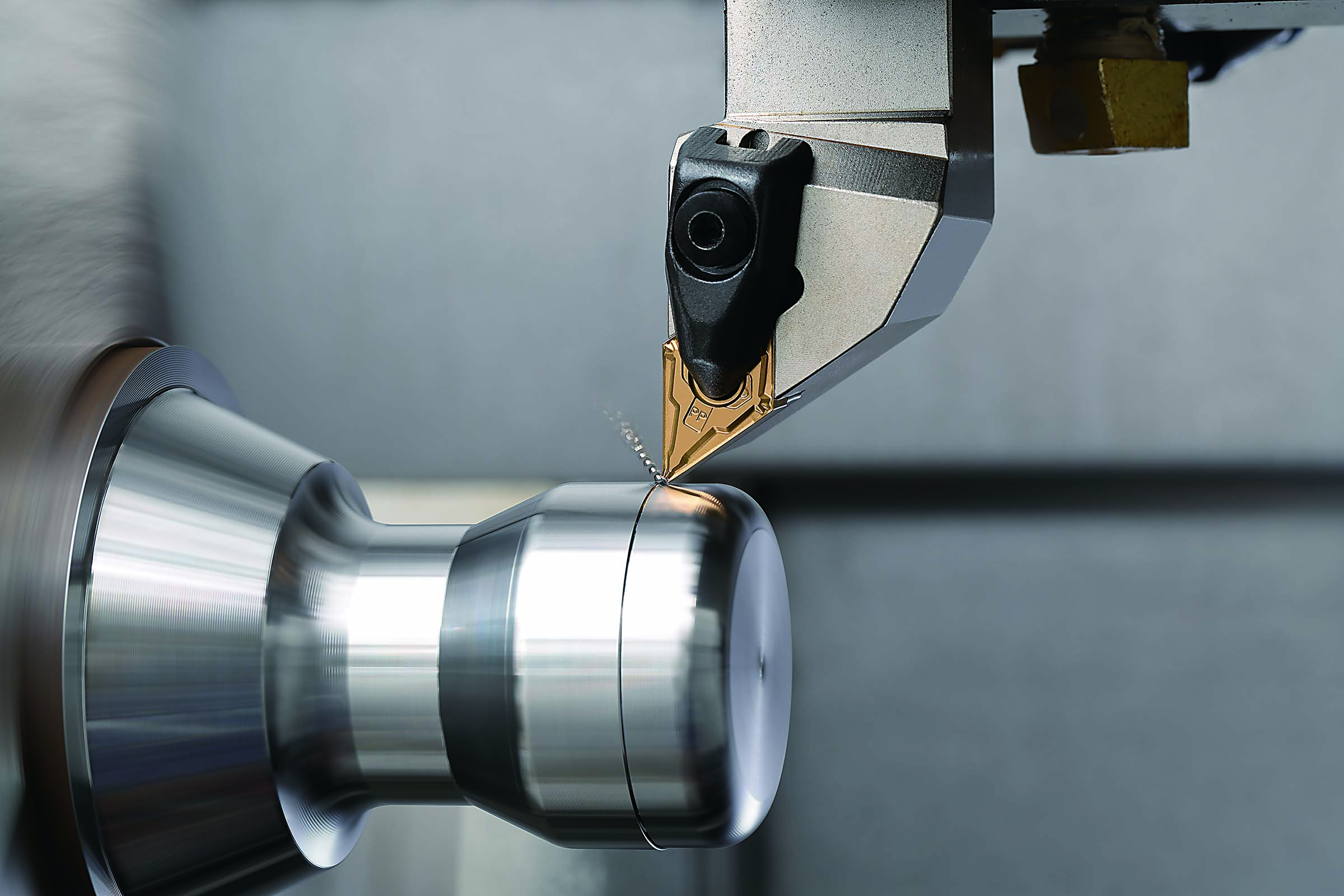 The CCX CVD-coated cermet insert is suitable for high-speed finishing of low-carbon steel, general steel and cast iron.