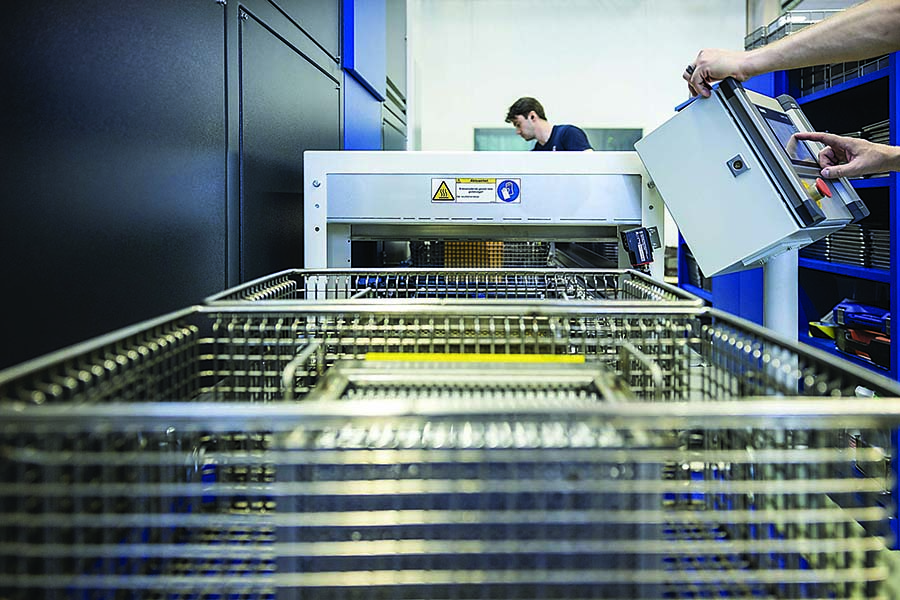The EcoCcompact’s Ultrasonics Plus feature complements conventional ultrasonic cleaning and ensures that contaminants are removed from complex interior part geometries.