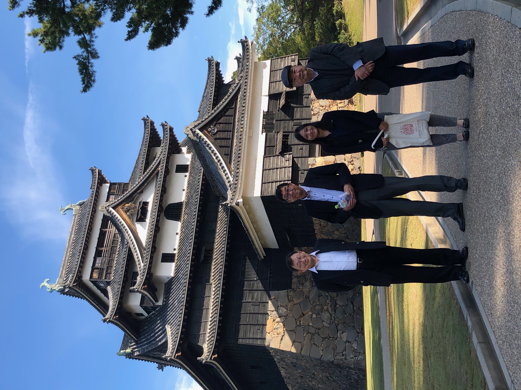 From left to right: Yoshio Itoh (President, L+M Corporation), Toshihiko Tatsu  (President, Seiwa Corporation), Kana Nakayama (Sales, Liebherr Japan) and Kiyoshi Iguchi (Branch Director, Liebherr Japan) during a visit to the Shinto shrine Izumo Taisha