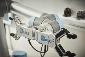 RG2 grippers with the dual-gripper setup On Robot introduces grippers for cobots