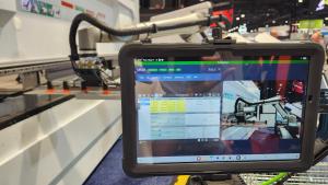 After setting up an Android device with the Olis app technicians monitored press brake at Fabtech.