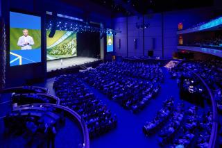 Ola Rollén, chairman of the board for Hexagon AB, addresses attendees during the keynote address at Hexagon Live Global 2025.