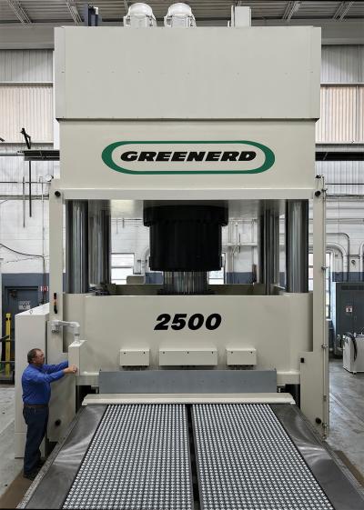 Molding Press Features Innovative Mold Transfer System