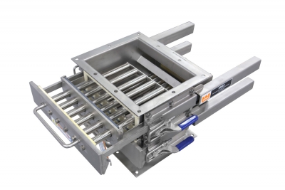 DSC (Dust-tight, Sanitary, Convertible) Grate in Housing Magnet