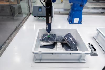 Robot Pick AI Piece-picking robotic AI enabled by SIMATIC
Robot Pick