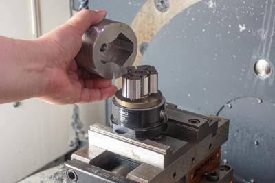Collet for Internal Clamping Clamping Control Enhances Safety