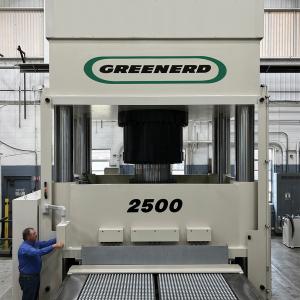 Molding Press Features Innovative Mold Transfer System