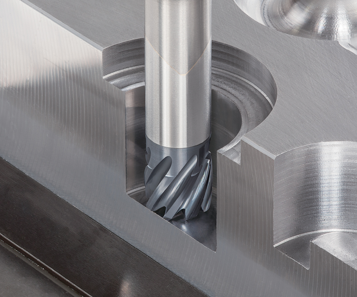 Tungaloy’s TungMeister: High-Efficiency Exchangeable Head End Mill Series