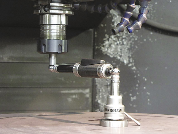 A Renishaw QC20-W wireless ballbar performs a test on a vertical machining center. Image courtesy Renishaw.