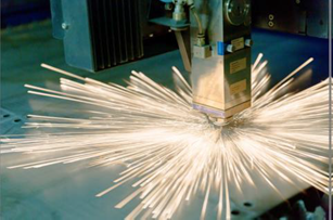 Lasers are used in a wide variety of applications in many industrial sectors to optimize manufacturing process and ensure the high quality of components. (Image PI)