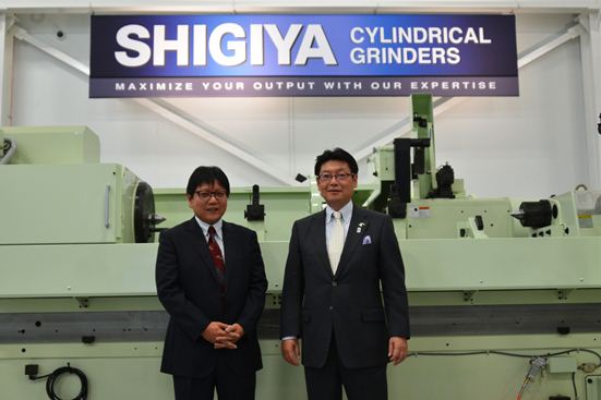 Hiroshi Kirihara (left), president of Shigiya (USA) Ltd., wiith Norikazu Shigitani, president and CEO of Shigiya Machinery Works Ltd. 