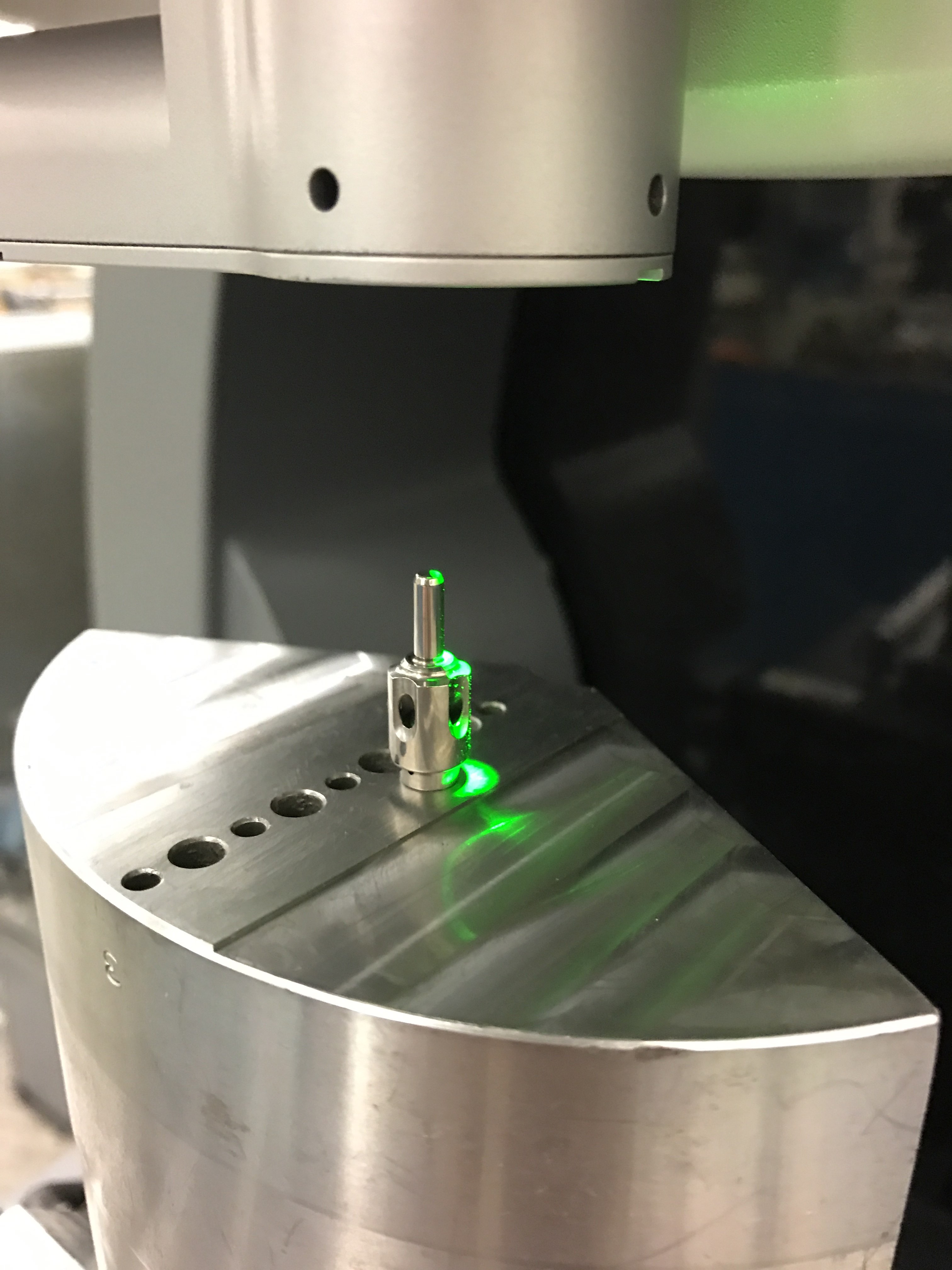 Efficiently manufacturing using 3D optical metrology Cutting Tool